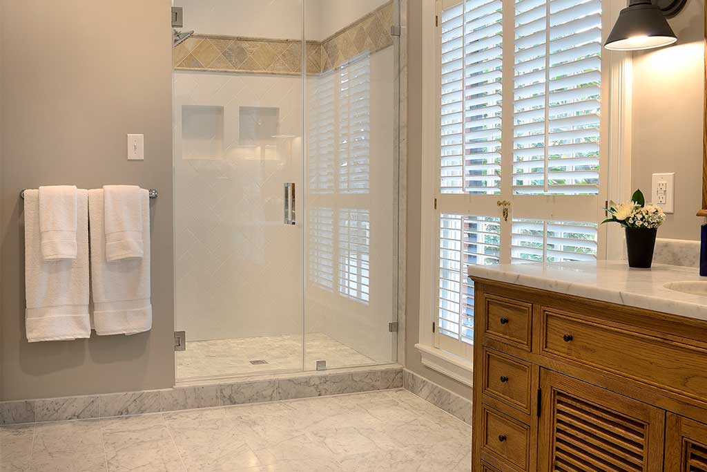 HP5-Deb-Elm-Design-Bathroom